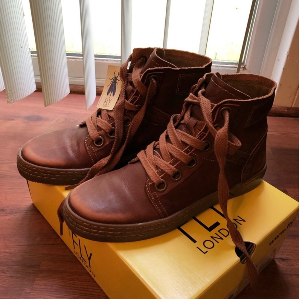 SOLD Ⓜ️ 🙌 🎉Host Pick🎉 Fly London Boots 🥾🪰 - Picture 7 of 10